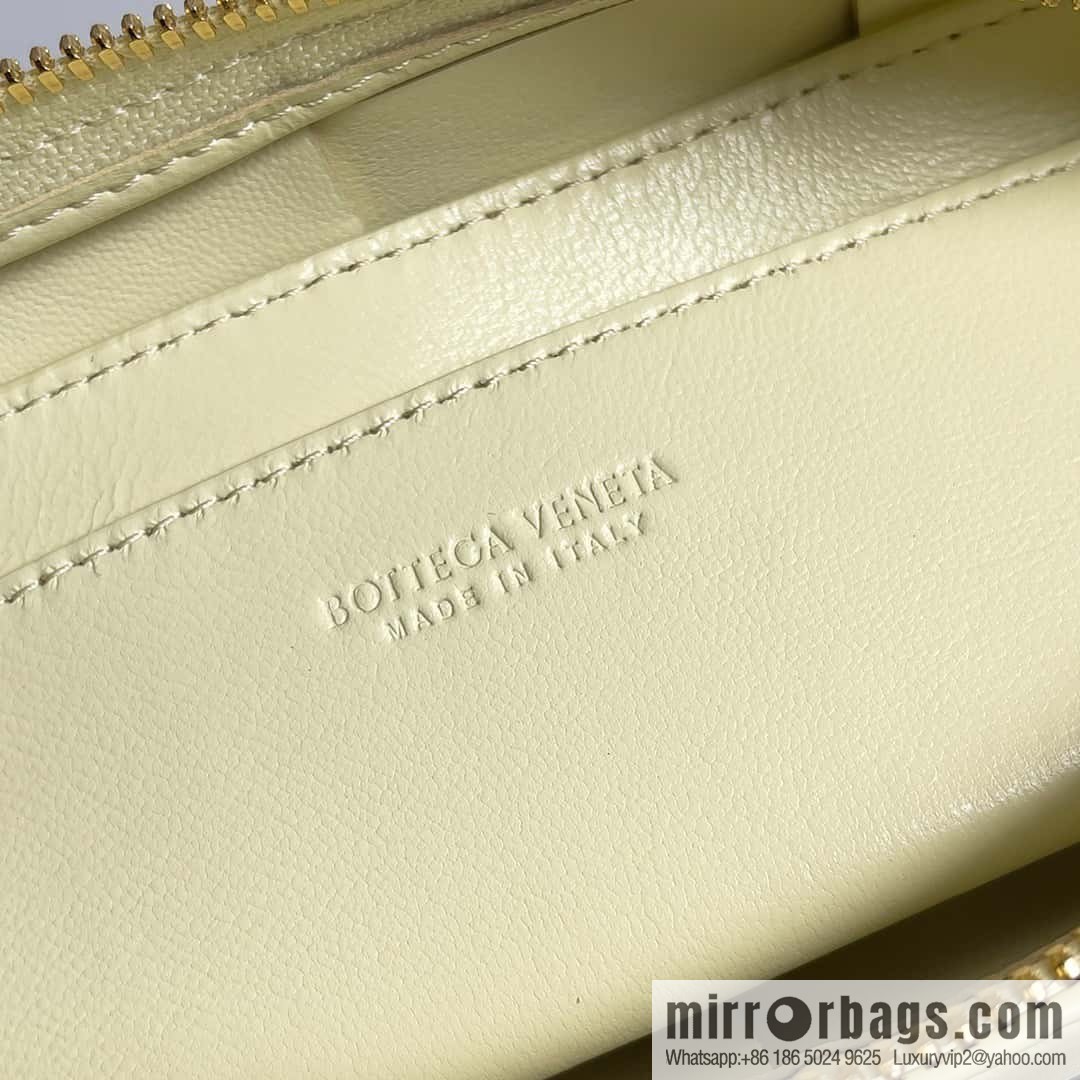 Bv early autumn new Cassette mobile phone bag, messenger bag, model; 755031 ice cream color