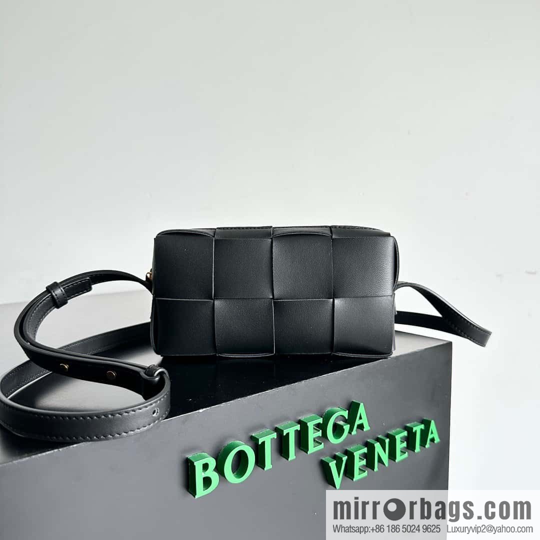 Bv early autumn new Cassette mobile phone bag, messenger bag, model; 755031 black