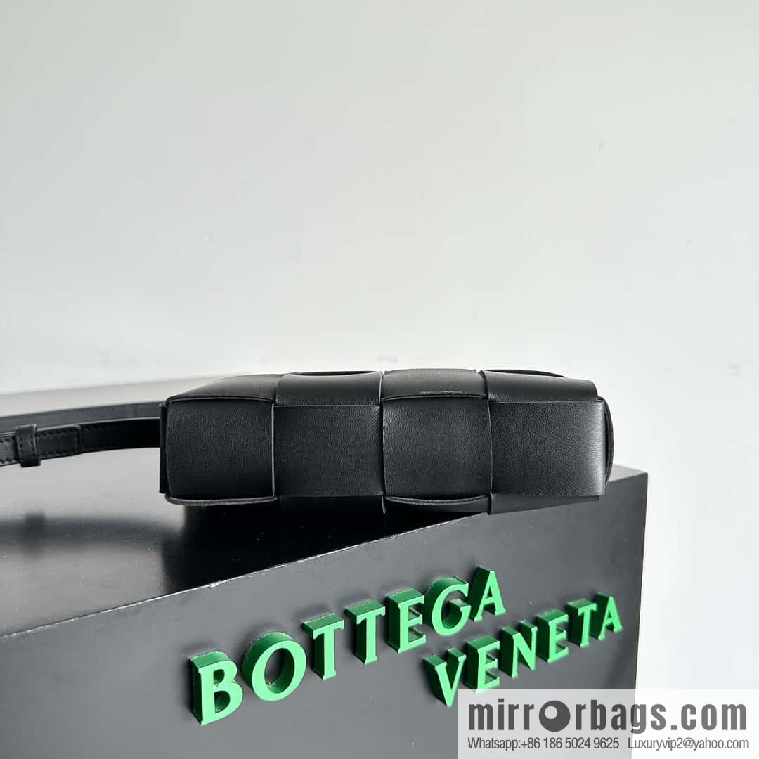 Bv early autumn new Cassette mobile phone bag, messenger bag, model; 755031 black