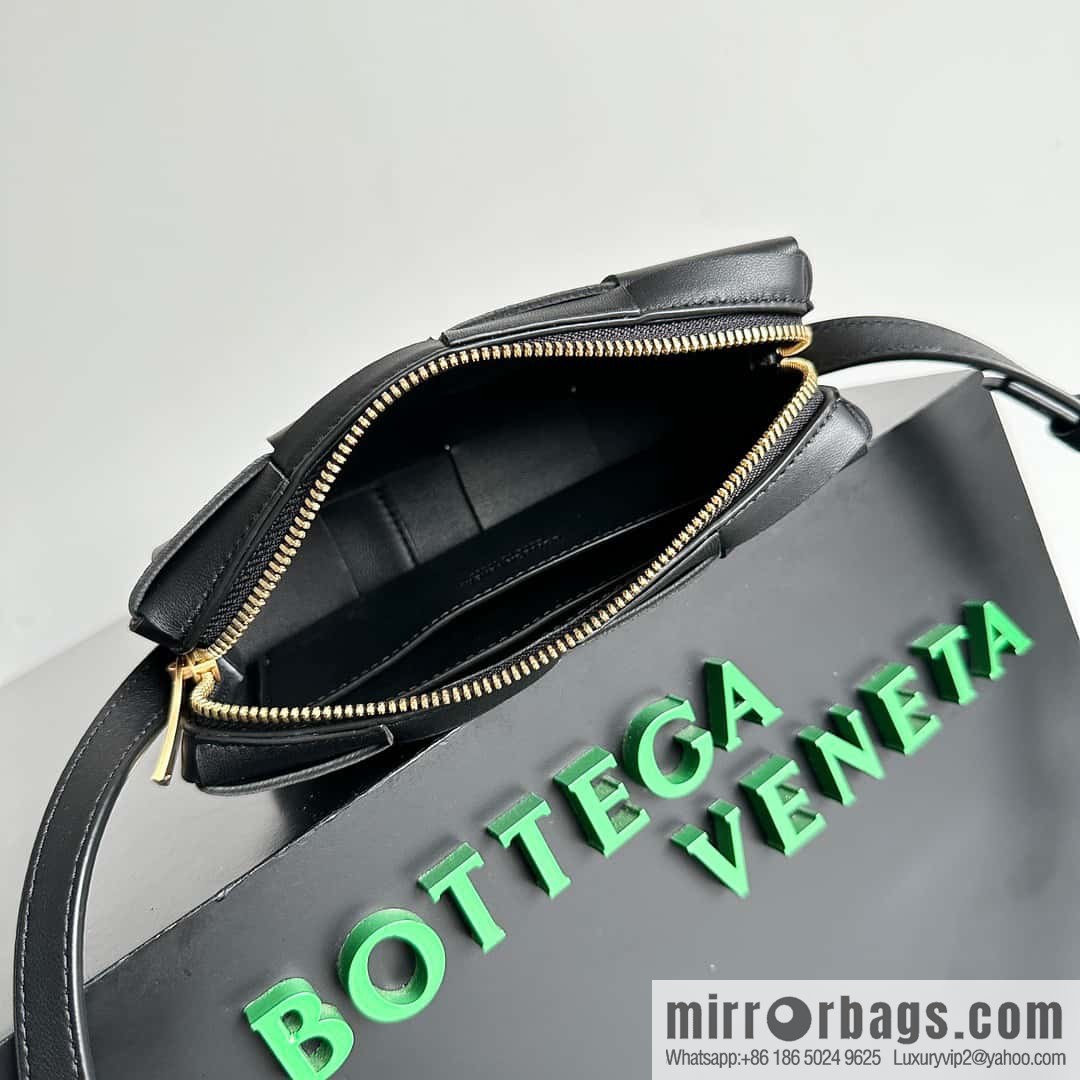 Bv early autumn new Cassette mobile phone bag, messenger bag, model; 755031 black