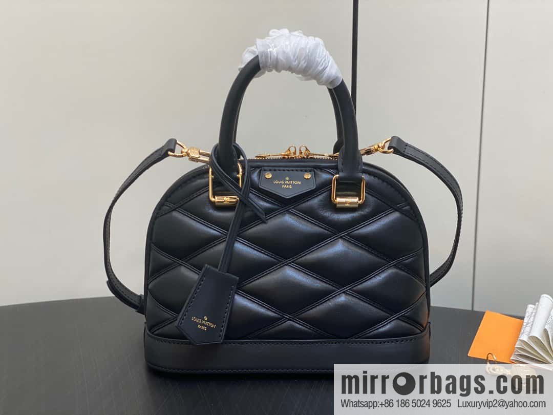 [Original single boutique] M23666 black rhombus, full leather shell bag series Alma BB shell handbag