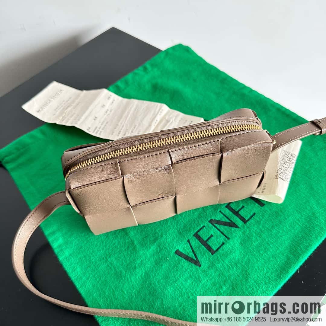 Bv early autumn new Cassette mobile phone bag, messenger bag, model; 755031 brown