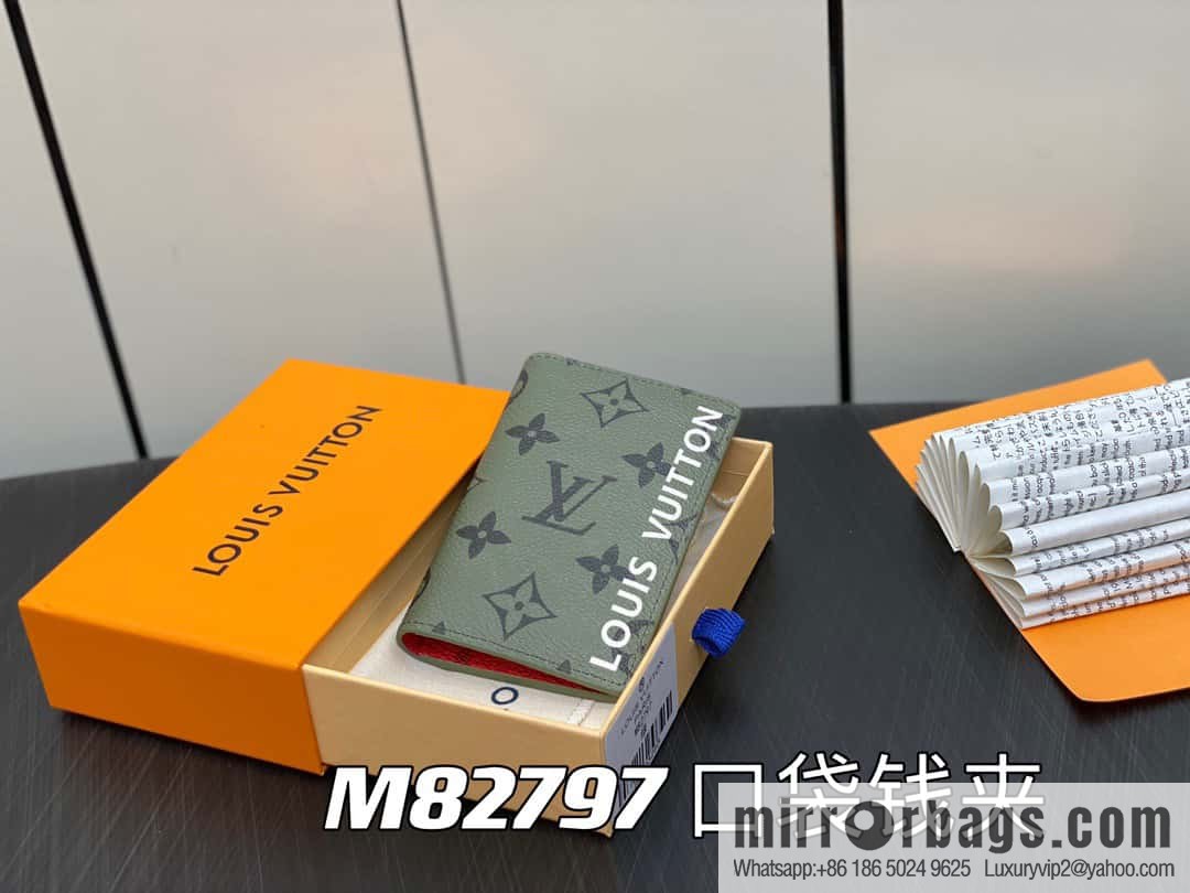 [Original single boutique] M82797 green, silk screen card holder wallet series, pocket wallet