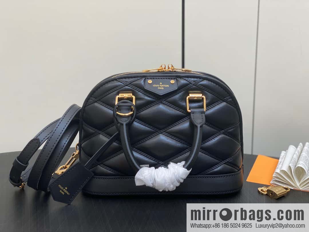 [Original single boutique] M23666 black rhombus, full leather shell bag series Alma BB shell handbag