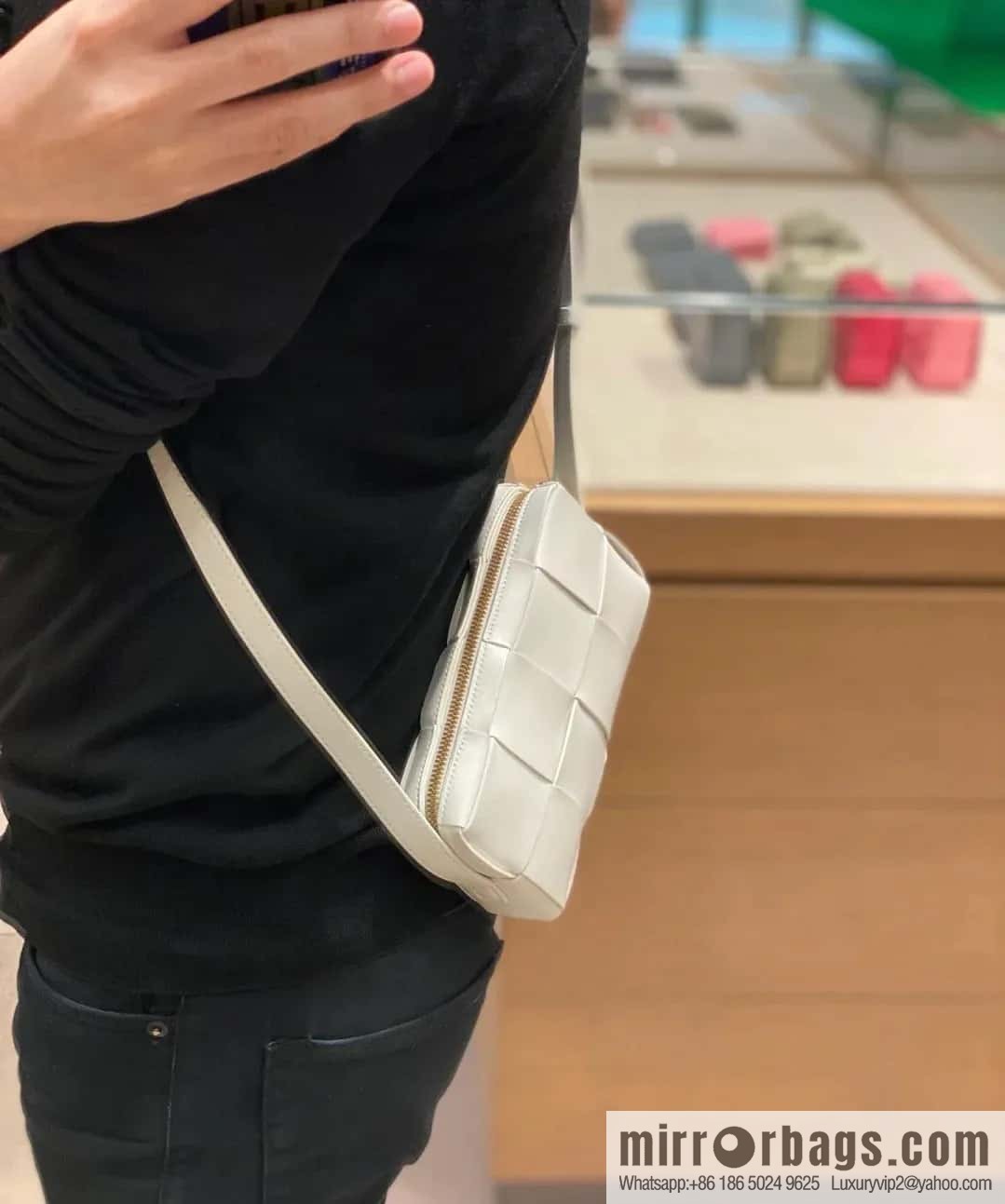 Bv early autumn new Cassette mobile phone bag, messenger bag, model; 755031 brown