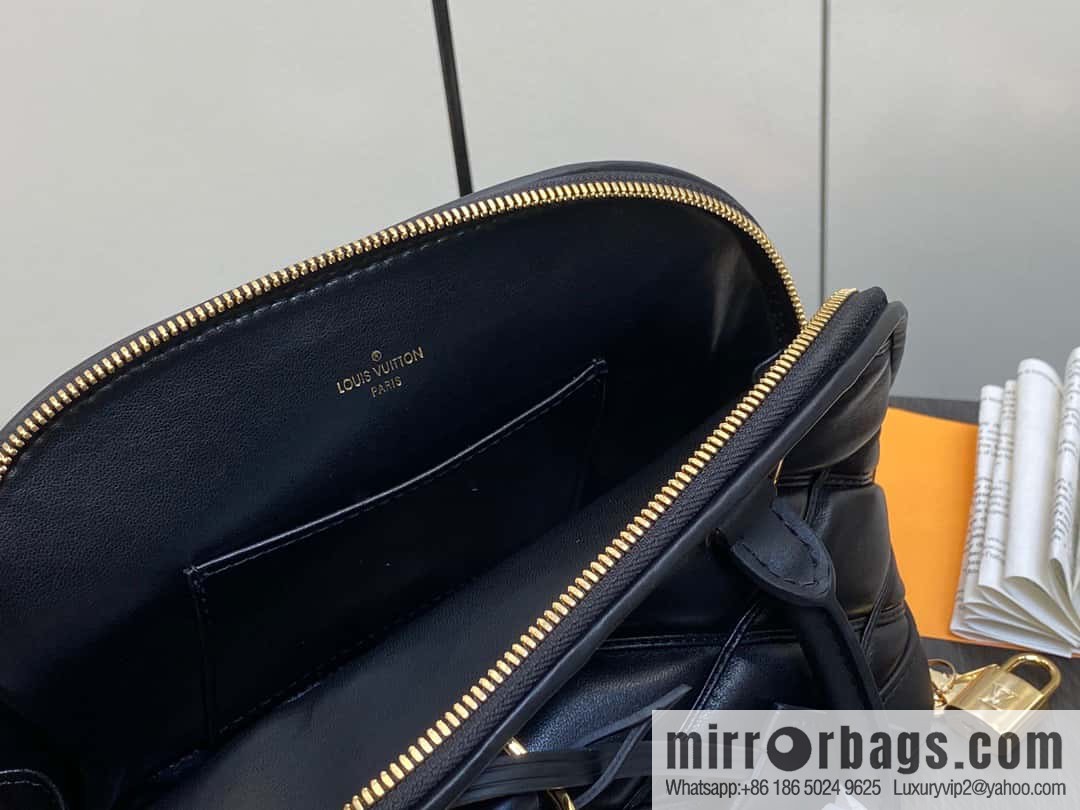[Original single boutique] M23666 black rhombus, full leather shell bag series Alma BB shell handbag