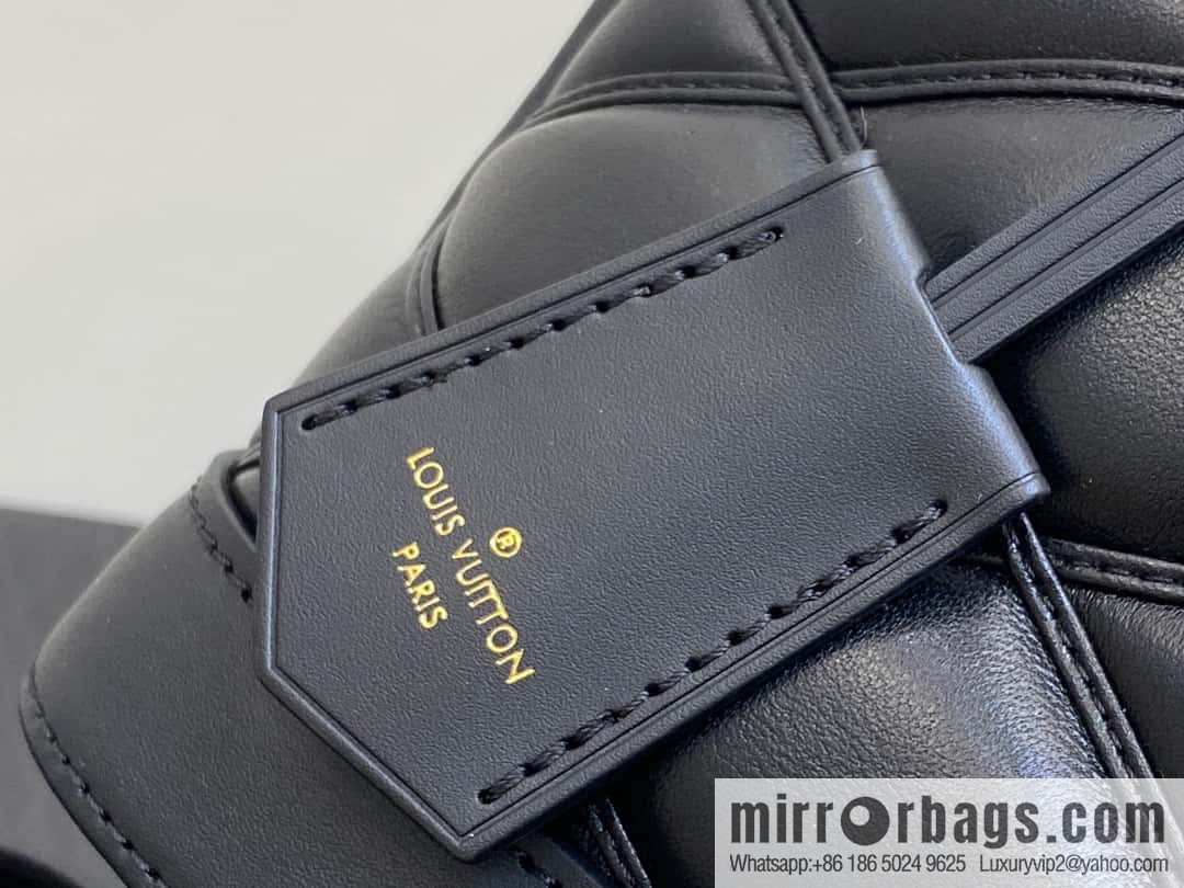 [Original single boutique] M23666 black rhombus, full leather shell bag series Alma BB shell handbag