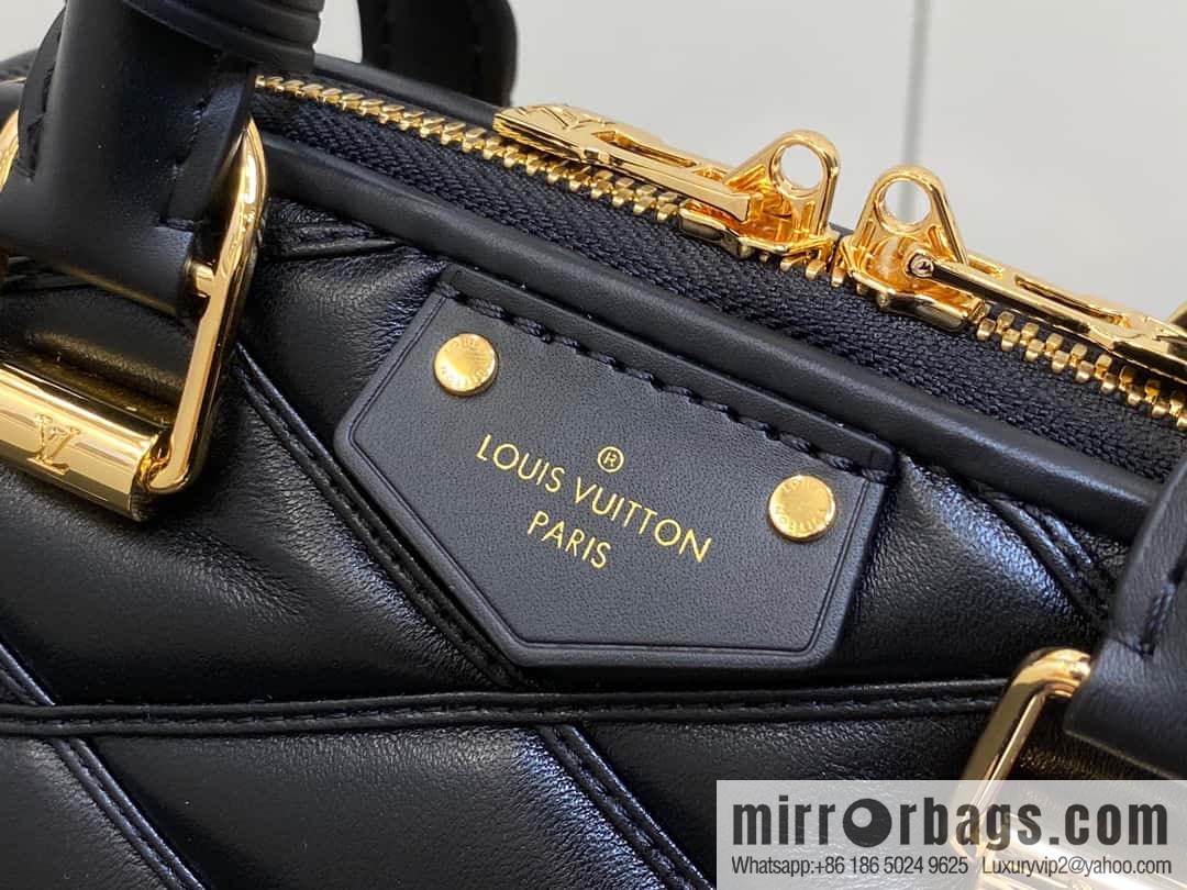 [Original single boutique] M23666 black rhombus, full leather shell bag series Alma BB shell handbag