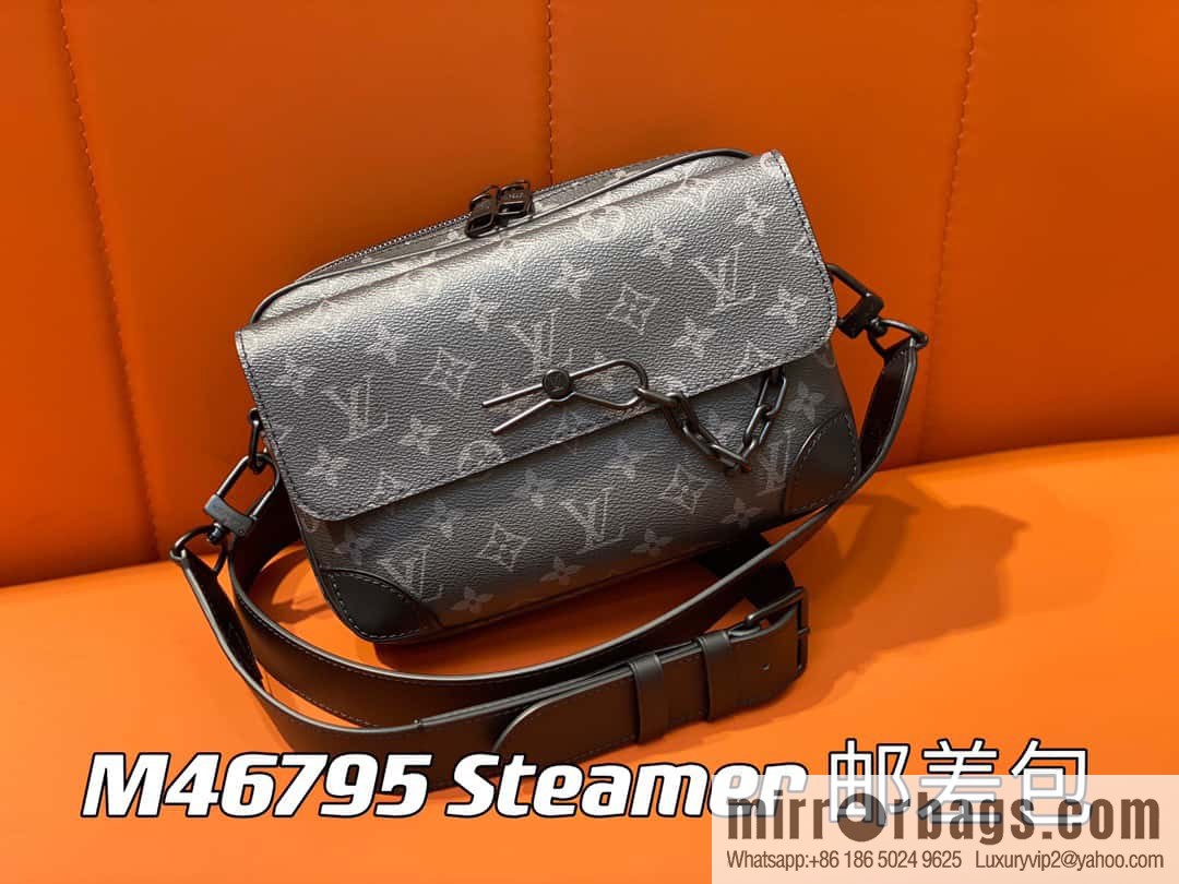 M46795 autumn and winter new STEAMER messenger bag