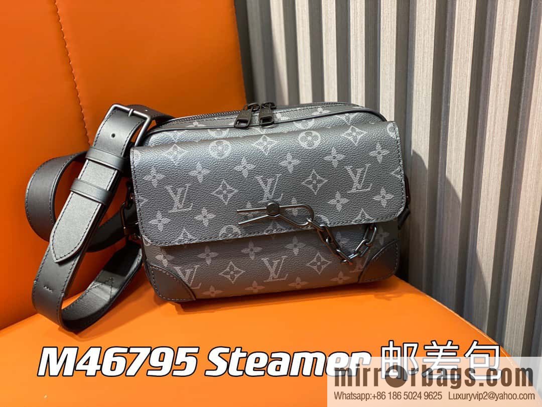 M46795 autumn and winter new STEAMER messenger bag