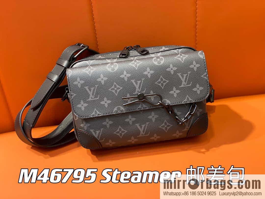 M46795 autumn and winter new STEAMER messenger bag