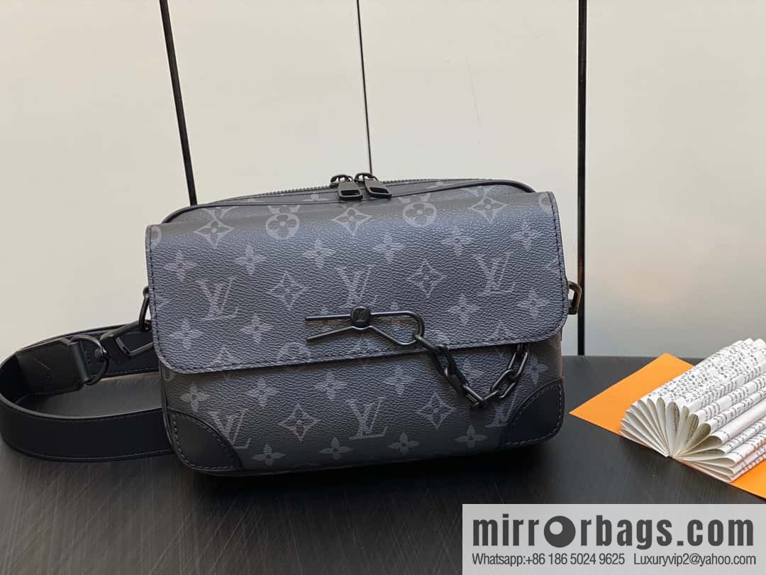 M46795 autumn and winter new STEAMER messenger bag