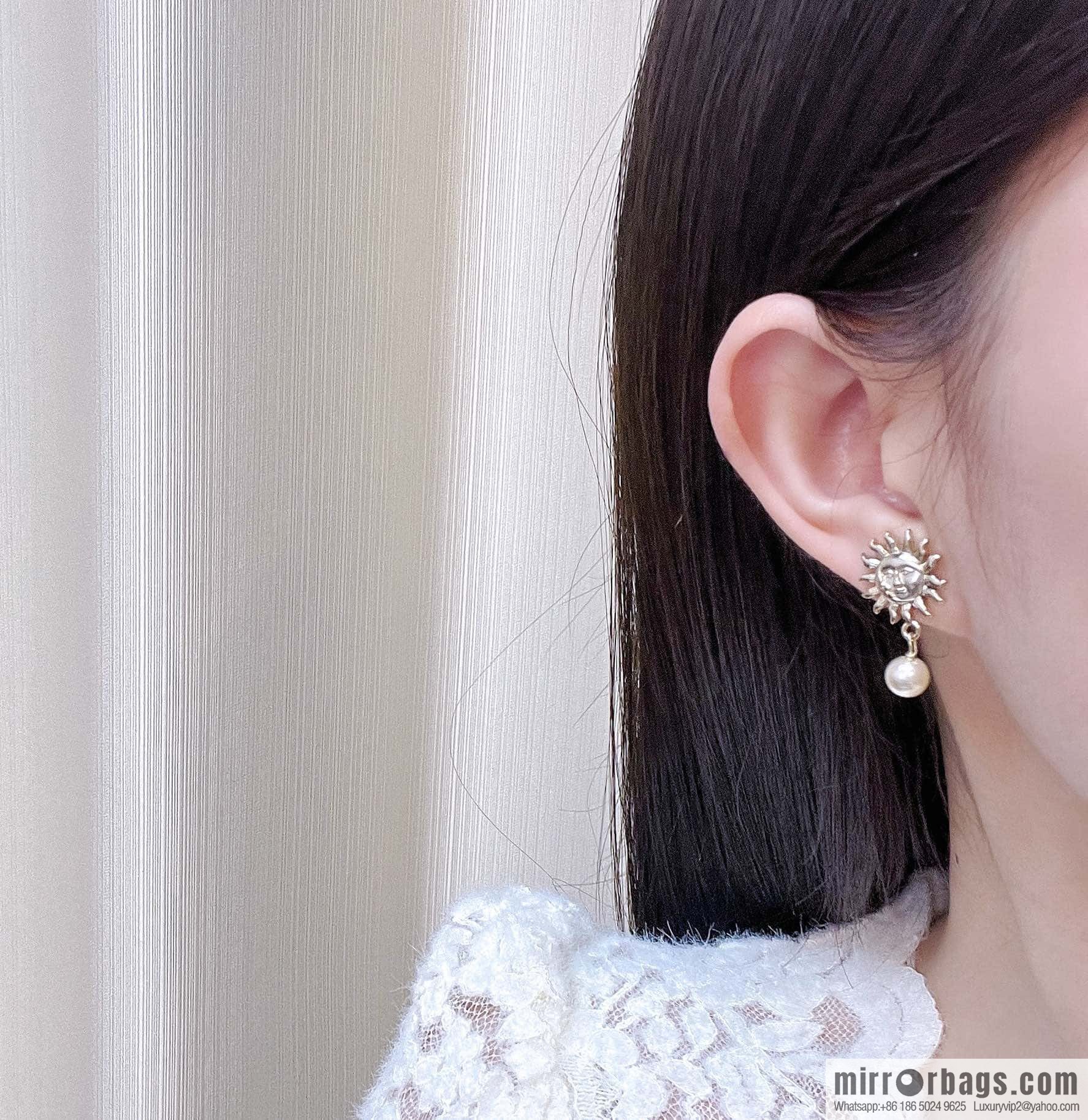 New ☑️ DIOR Dior No Sun Pearl CD Earrings Earrings