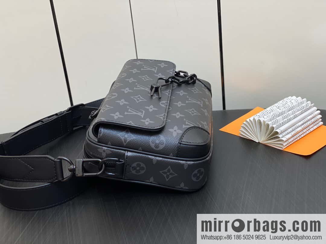 M46795 autumn and winter new STEAMER messenger bag
