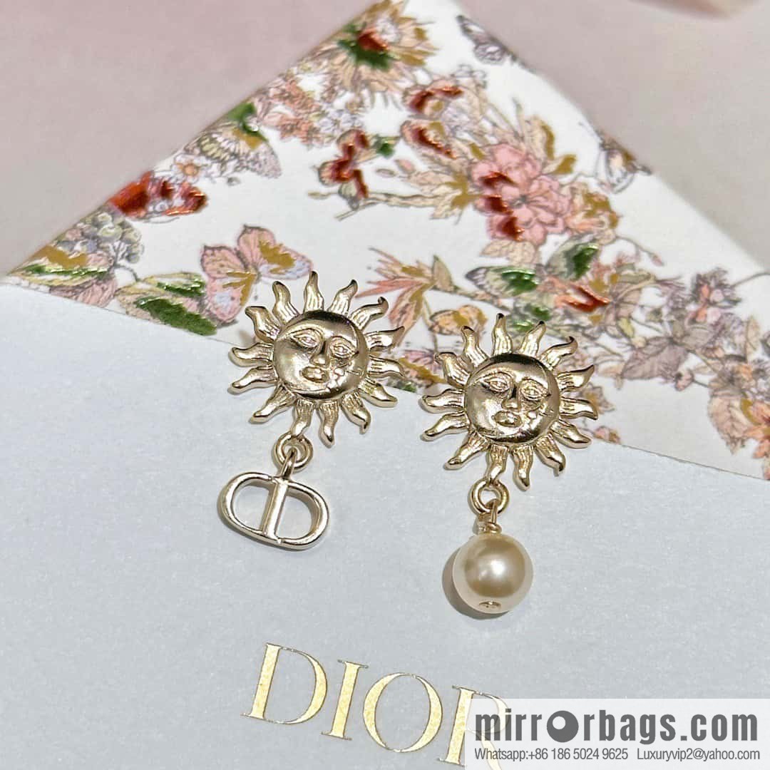 New ☑️ DIOR Dior No Sun Pearl CD Earrings Earrings