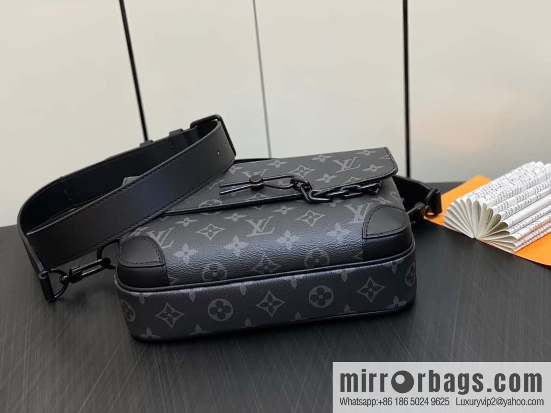 M46795 autumn and winter new STEAMER messenger bag