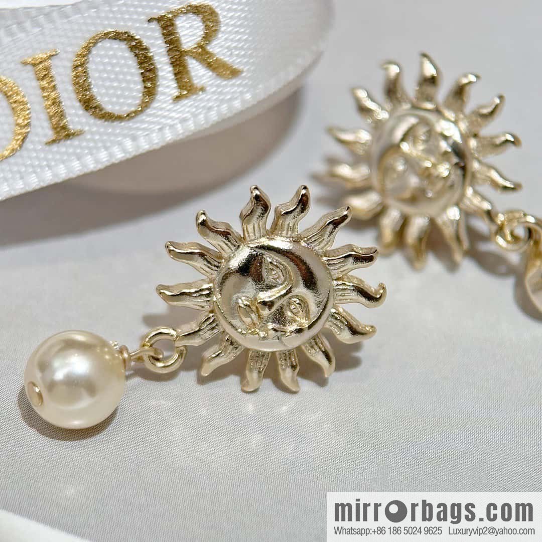 New ☑️ DIOR Dior No Sun Pearl CD Earrings Earrings
