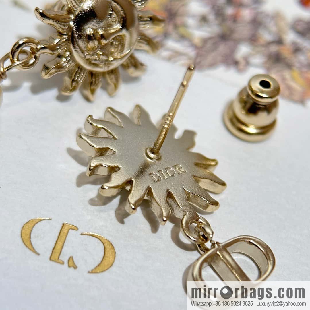 New ☑️ DIOR Dior No Sun Pearl CD Earrings Earrings