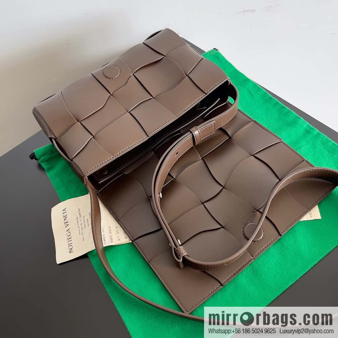 Bv new cassette wavy shape, shoulder backpack model; 755161 brown