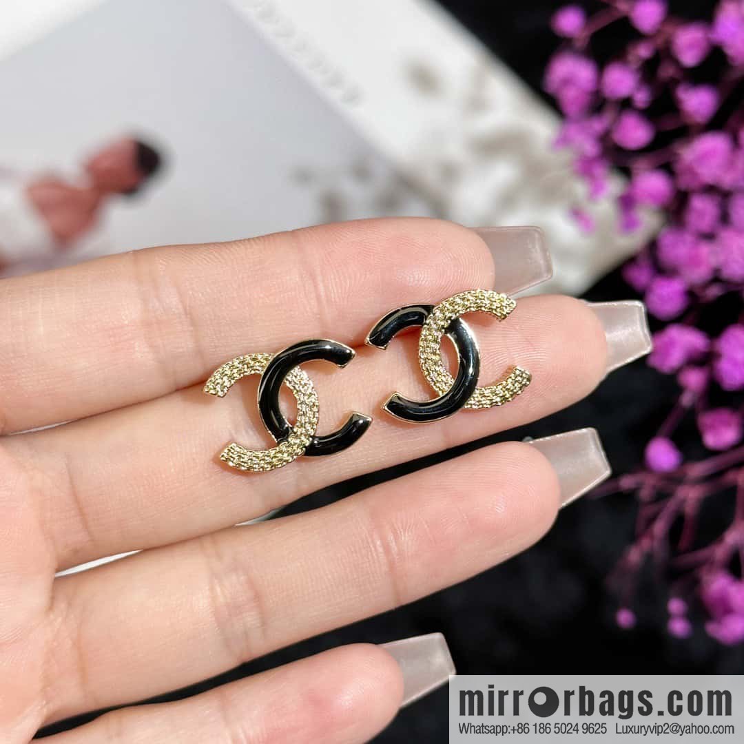 ❗️New ❗️☀️ New ☑️ Chanel C1 semi-black drip earrings ☀️