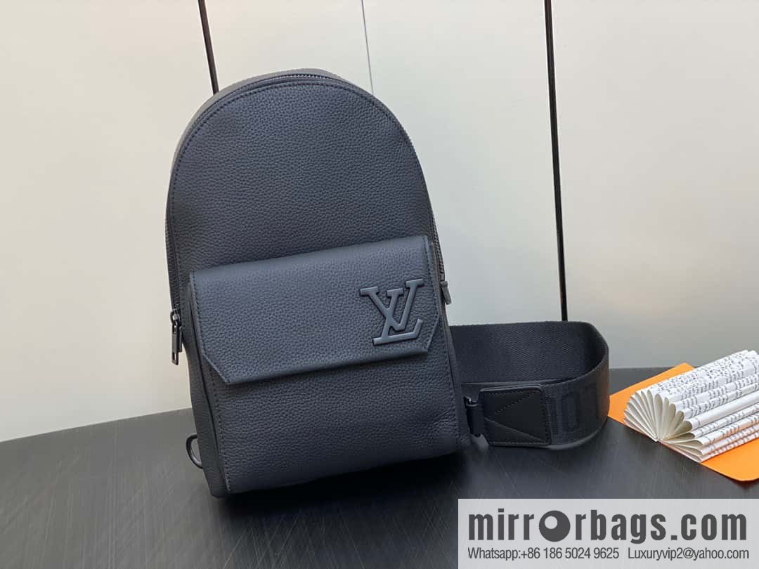 [Original order boutique] M23736 black full leather breast bag series Pilot slingback handbag, pilot sling bag