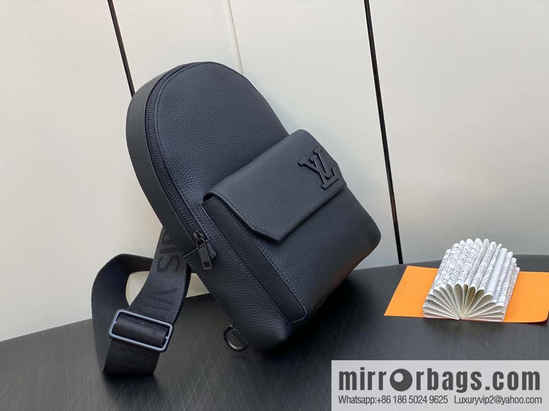 [Original order boutique] M23736 black full leather breast bag series Pilot slingback handbag, pilot sling bag