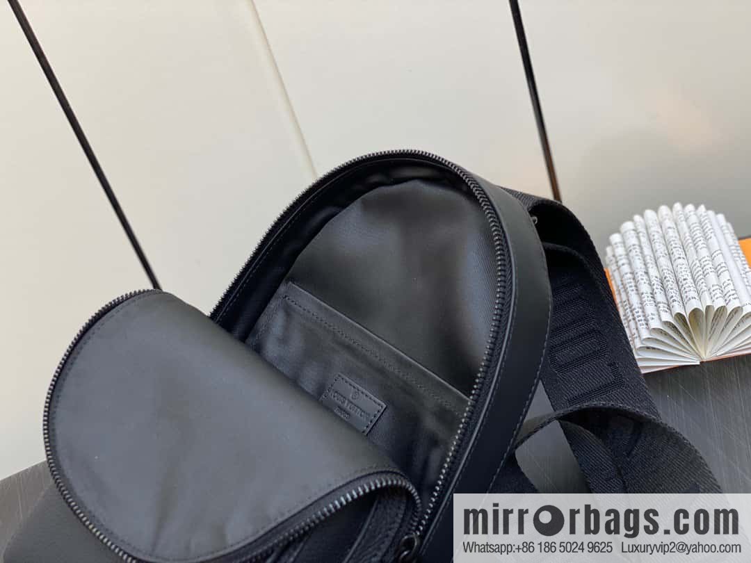 [Original order boutique] M23736 black full leather breast bag series Pilot slingback handbag, pilot sling bag
