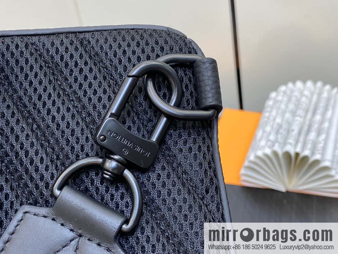 [Original order boutique] M23736 black full leather breast bag series Pilot slingback handbag, pilot sling bag