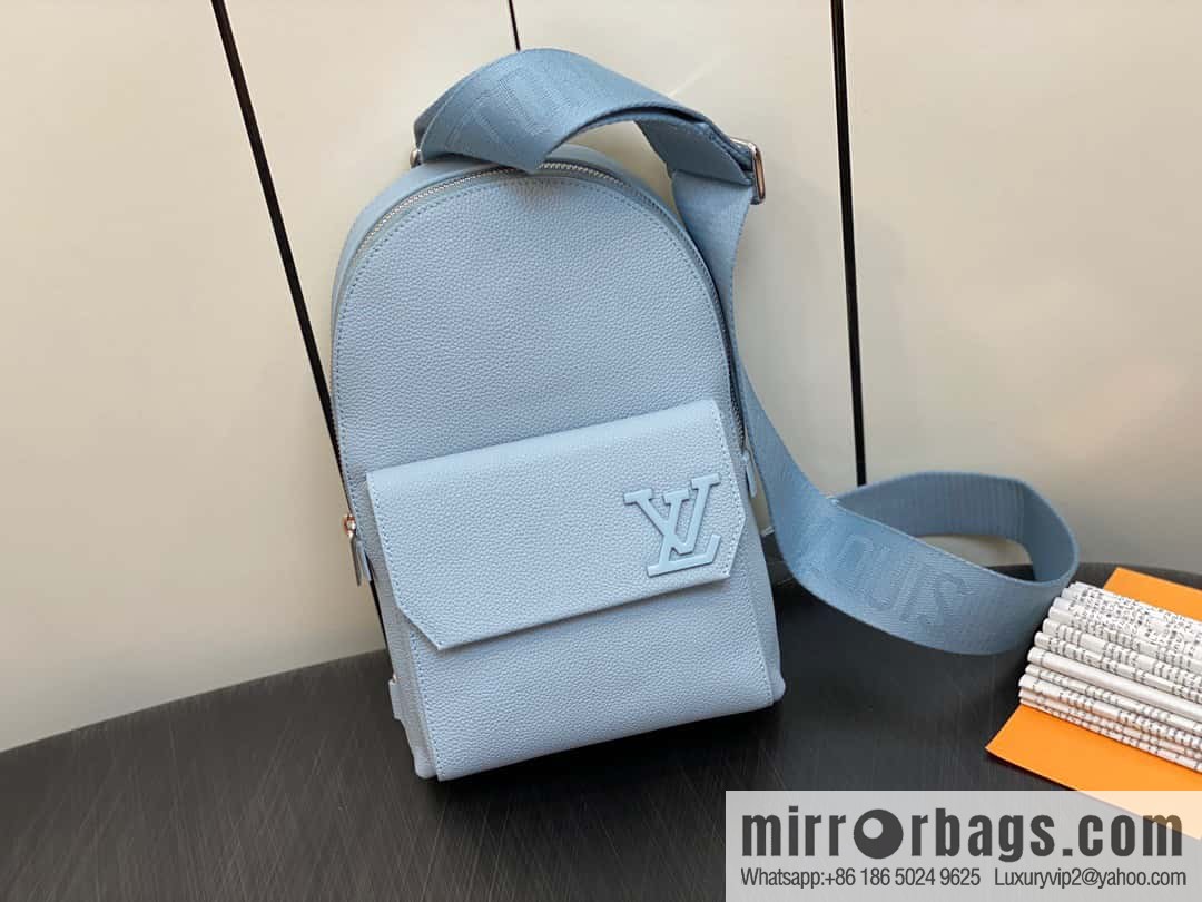 [Original order boutique] M23765 blue, full leather breast bag shoulder bag series, autumn and winter new PILOT shoulder bag