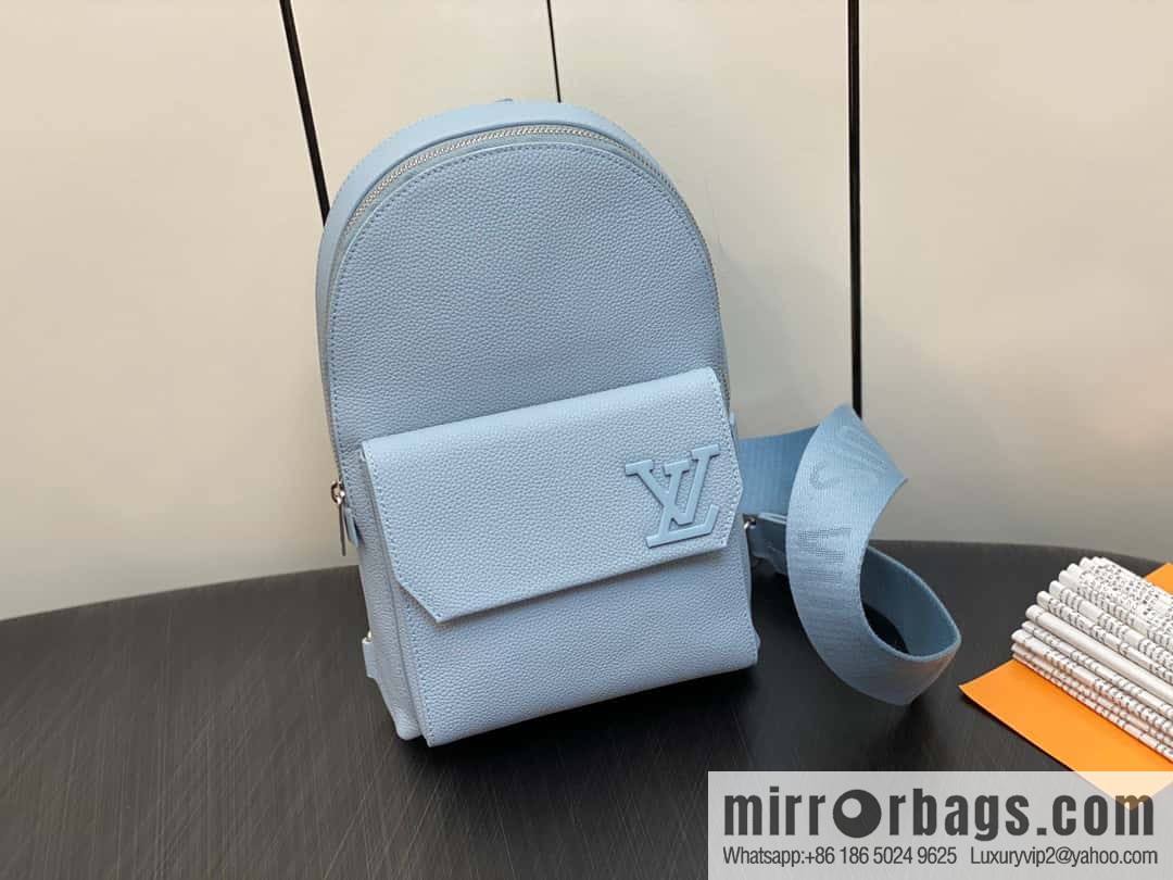 [Original order boutique] M23765 blue, full leather breast bag shoulder bag series, autumn and winter new PILOT shoulder bag
