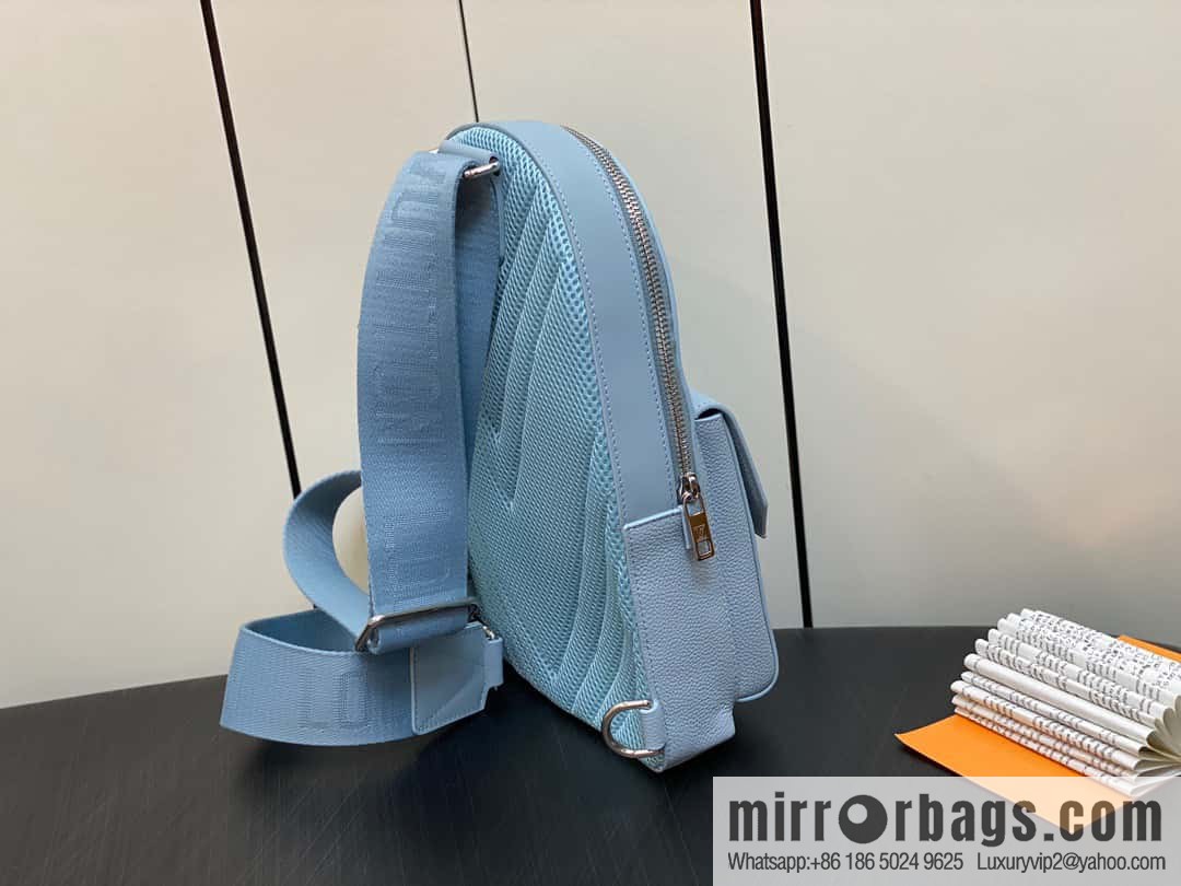 [Original order boutique] M23765 blue, full leather breast bag shoulder bag series, autumn and winter new PILOT shoulder bag