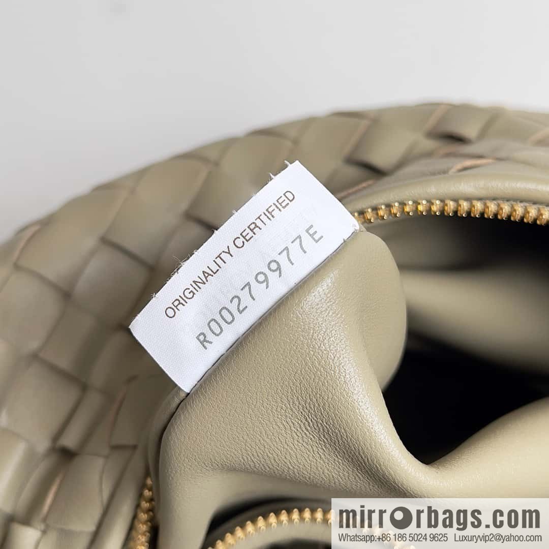 Bv2022 new product, medium Jodie braided knotted round hobo bag, model number: 690225 taupe.