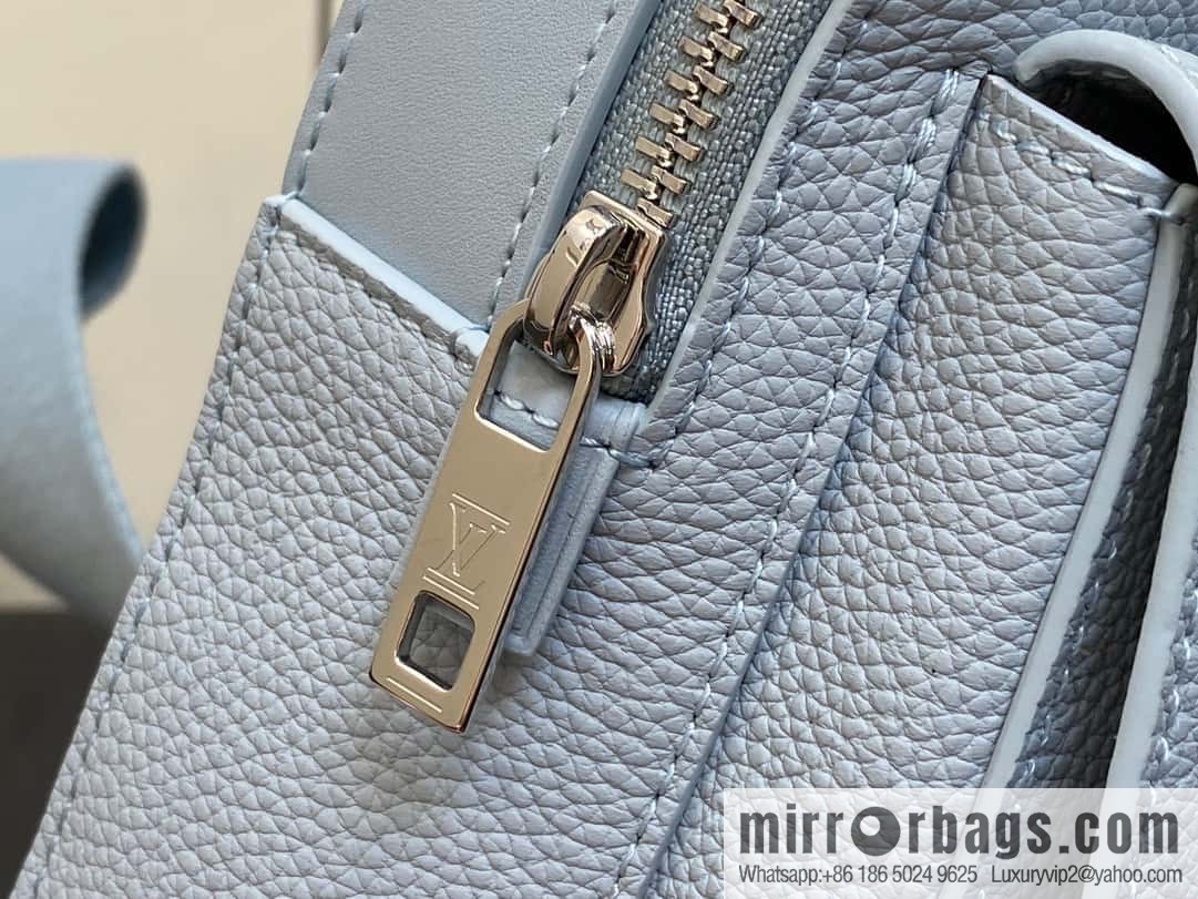 [Original order boutique] M23765 blue, full leather breast bag shoulder bag series, autumn and winter new PILOT shoulder bag