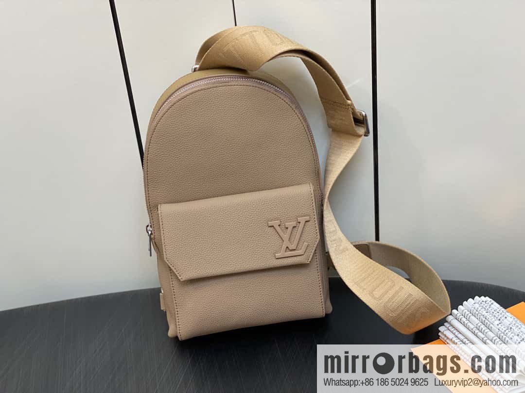 [Original order boutique] M23765 blue, full leather breast bag shoulder bag series, autumn and winter new PILOT shoulder bag