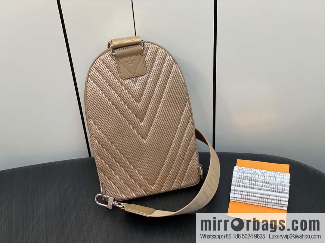 [Original order boutique] M23765 blue, full leather breast bag shoulder bag series, autumn and winter new PILOT shoulder bag
