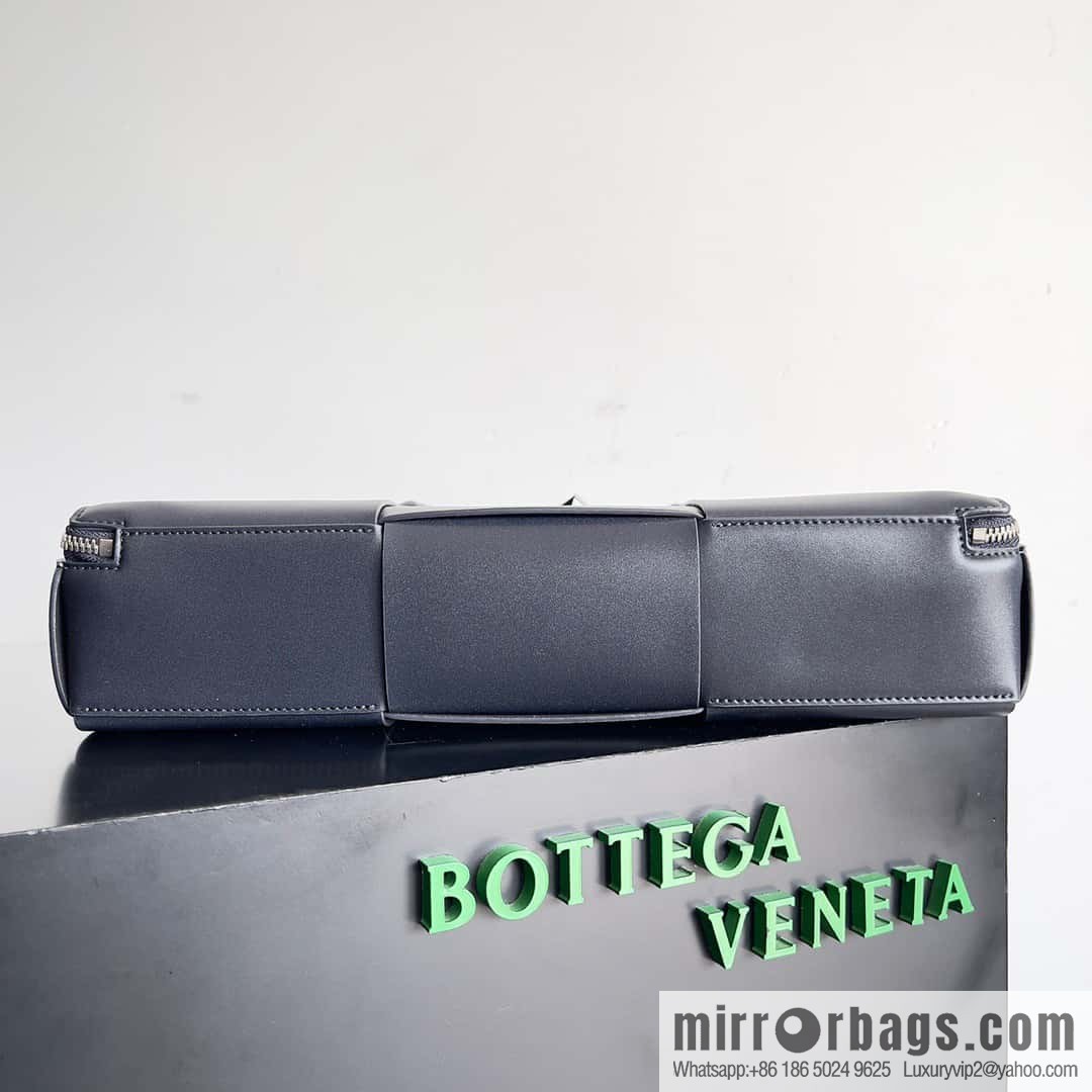 Bottega Veneta Large Woven Men's Briefcases Model 680120 Royal Blue