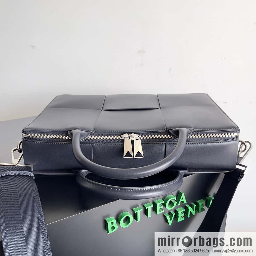Bottega Veneta Large Woven Men's Briefcases Model 680120 Royal Blue