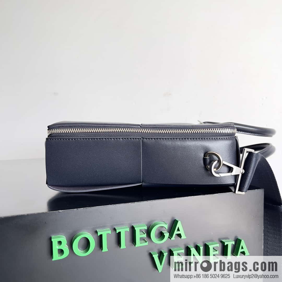 Bottega Veneta Large Woven Men's Briefcases Model 680120 Royal Blue