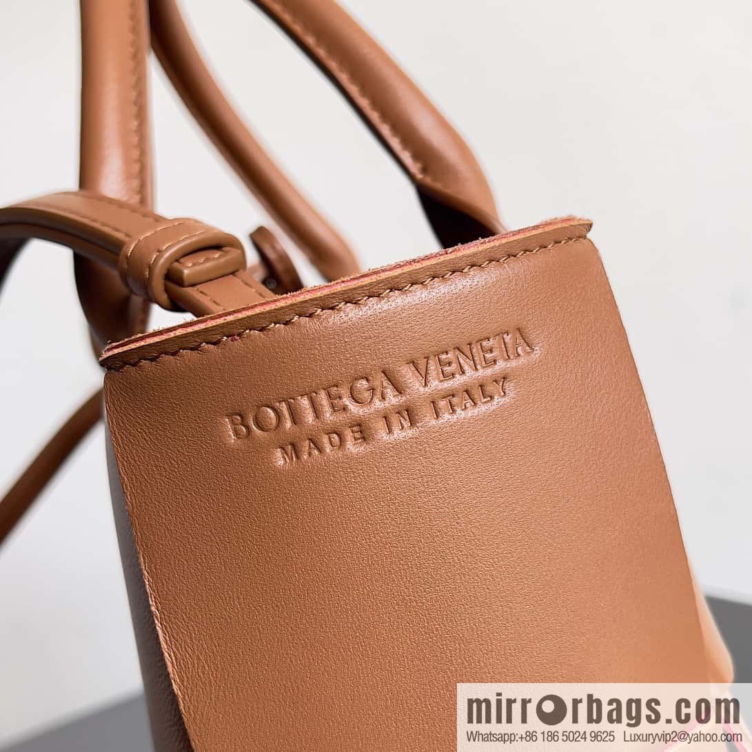 BV mini Tote bag 25cm light brown and red, model 709337.