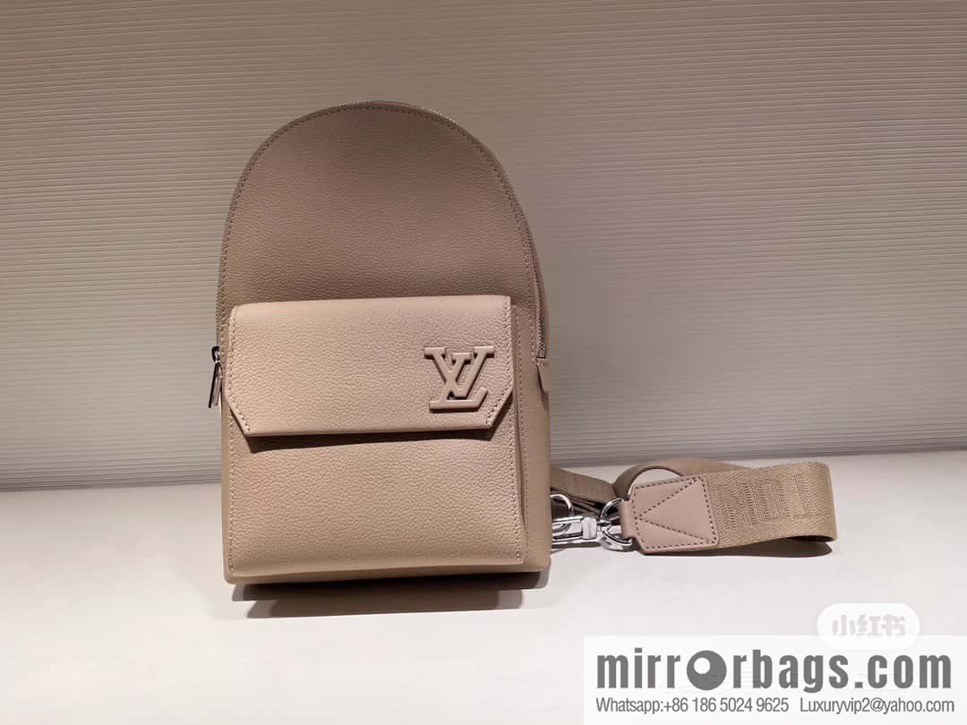 [Original order boutique] M23765 blue, full leather breast bag shoulder bag series, autumn and winter new PILOT shoulder bag