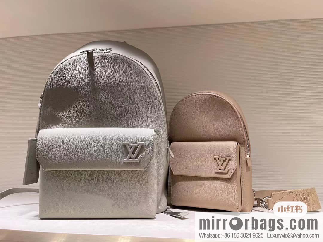 [Original order boutique] M23765 blue, full leather breast bag shoulder bag series, autumn and winter new PILOT shoulder bag