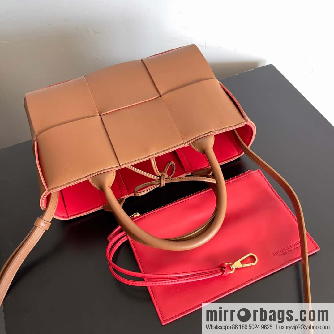 BV mini Tote bag 25cm light brown and red, model 709337.