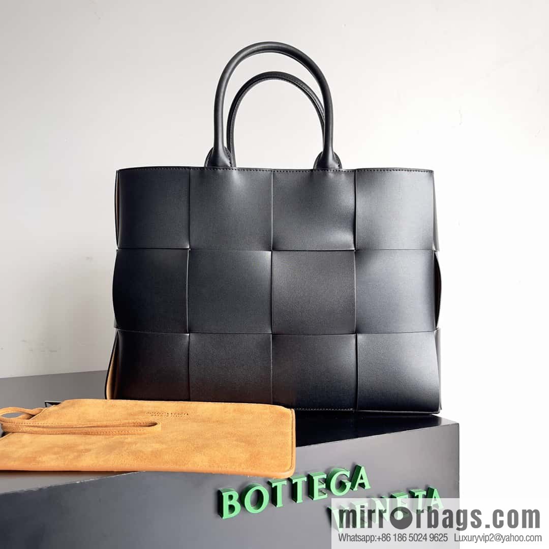 38Cm small four grid B home 2023 early spring new Arco Tote clutch bag model; 729244 Intreccio woven leather (fabric) tote handbag