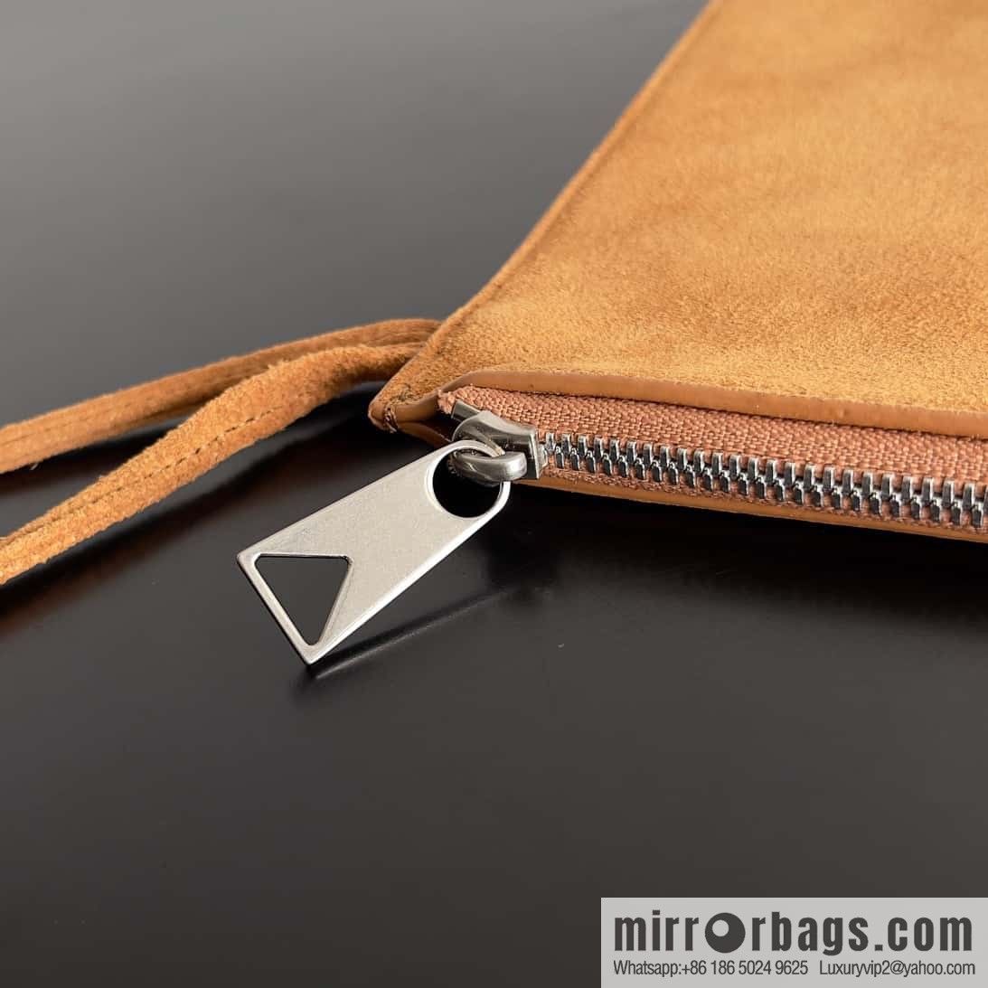 38Cm small four grid B home 2023 early spring new Arco Tote clutch bag model; 729244 Intreccio woven leather (fabric) tote handbag