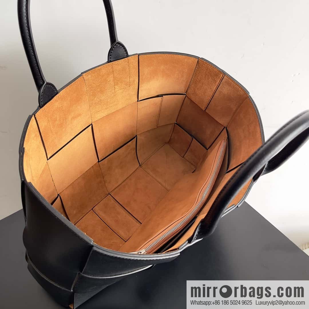38Cm small four grid B home 2023 early spring new Arco Tote clutch bag model; 729244 Intreccio woven leather (fabric) tote handbag
