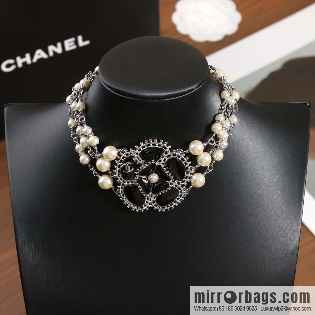 ☀️New ☑️ Chanel Double C Pink Black Camellia Pearl Necklace ☀️