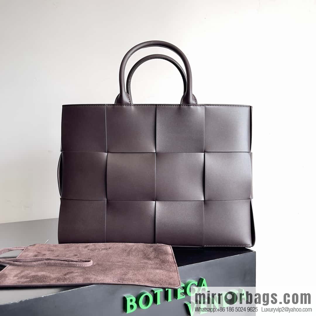 38Cm small four grid B home 2023 early spring new Arco Tote clutch bag model; 729244 Intreccio woven leather (fabric) tote handbag