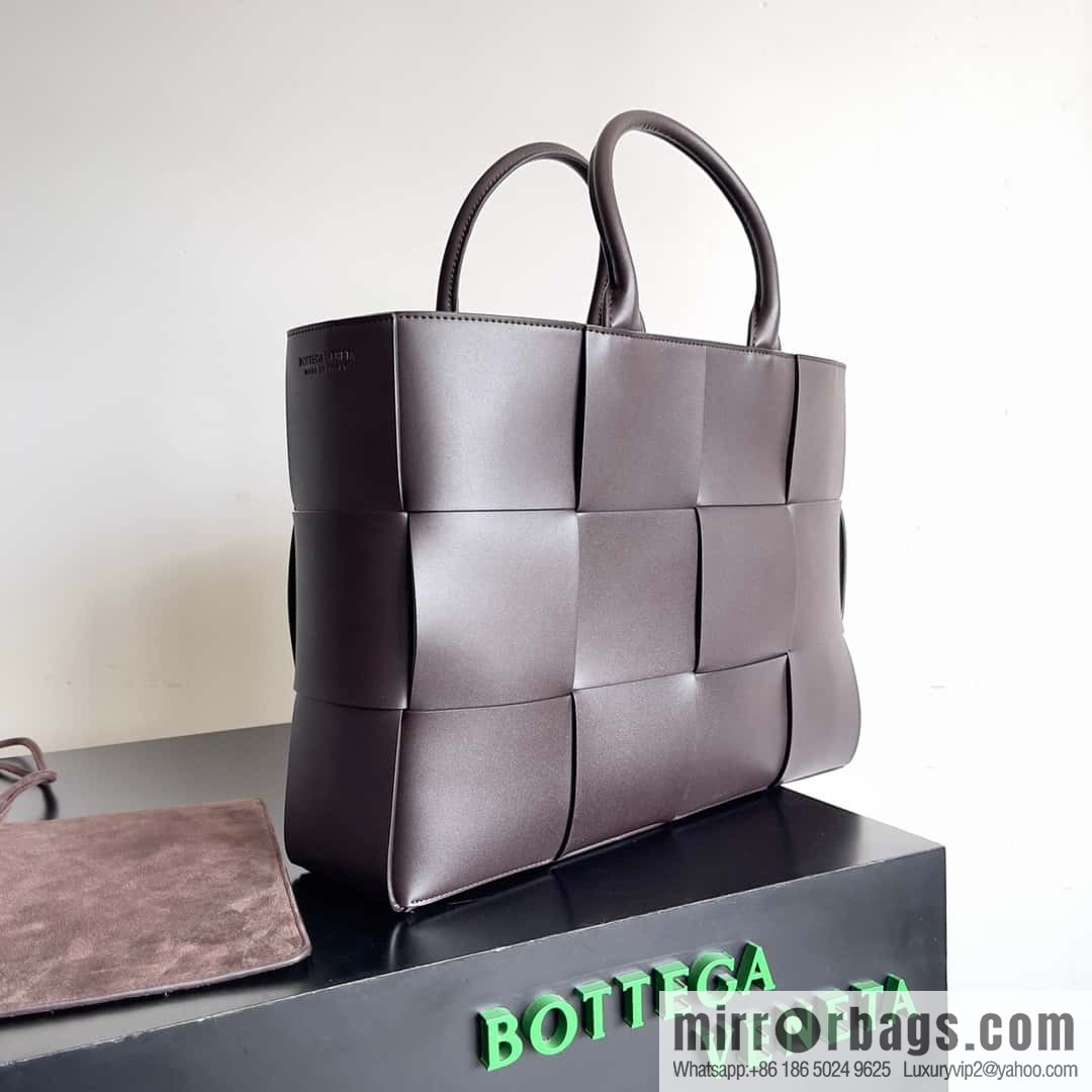 38Cm small four grid B home 2023 early spring new Arco Tote clutch bag model; 729244 Intreccio woven leather (fabric) tote handbag