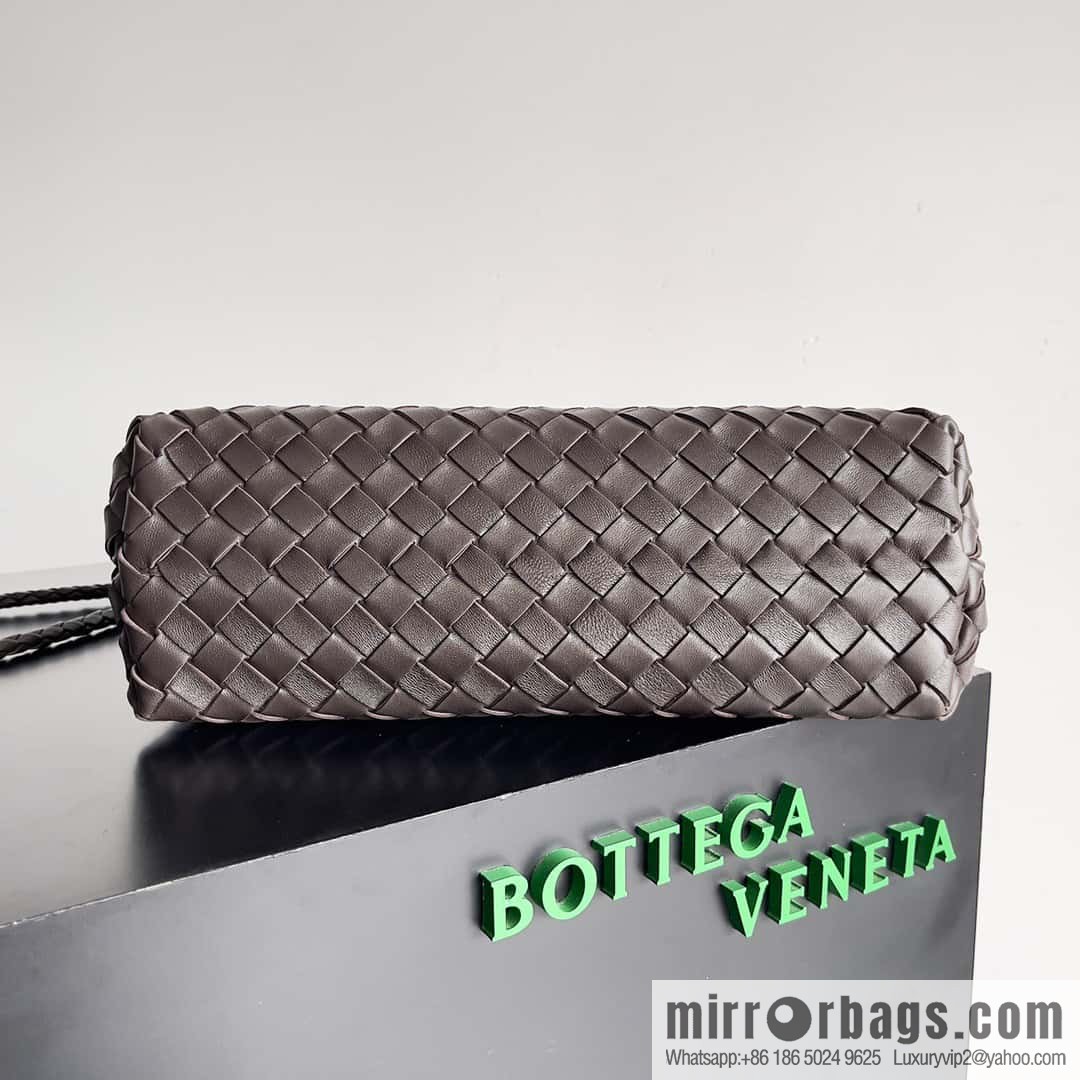 Bottega Veneta's new horizontal Andiamond handbag, model number: 754990 chocolate