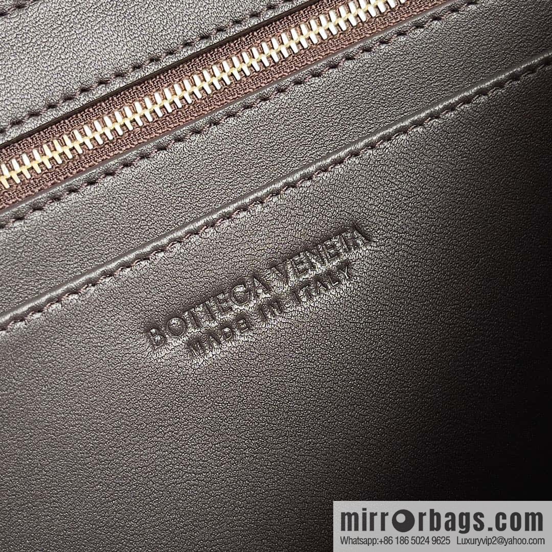 Bottega Veneta's new horizontal Andiamond handbag, model number: 754990 chocolate